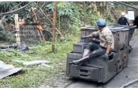 5噸湘潭煤礦電機(jī)車國(guó)外煤礦現(xiàn)場(chǎng)視頻