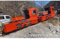 山西客戶定制的5噸湘潭鋰電池電機(jī)車抵達(dá)礦山