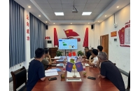 新疆煤礦客戶深入考察湘潭蓄電池電機(jī)車廠家